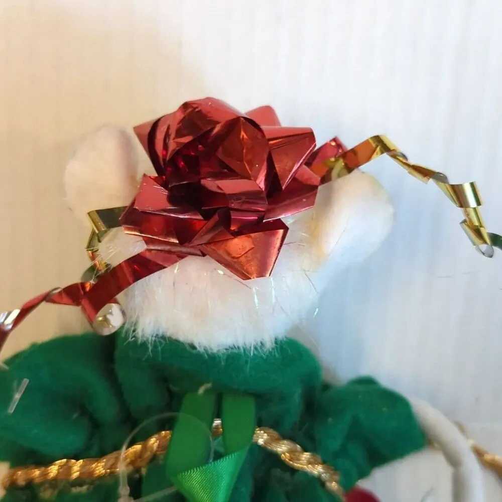 Annalee Christmas Girl Mouse In Santa's Sack Bag Velour Green 2009 Bow